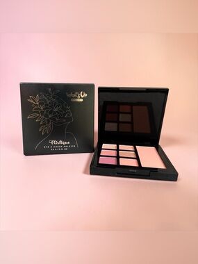 🩷WHAT’S UP BEAUTY🩷Eye & Cheek Palette in Flirtique/NIB